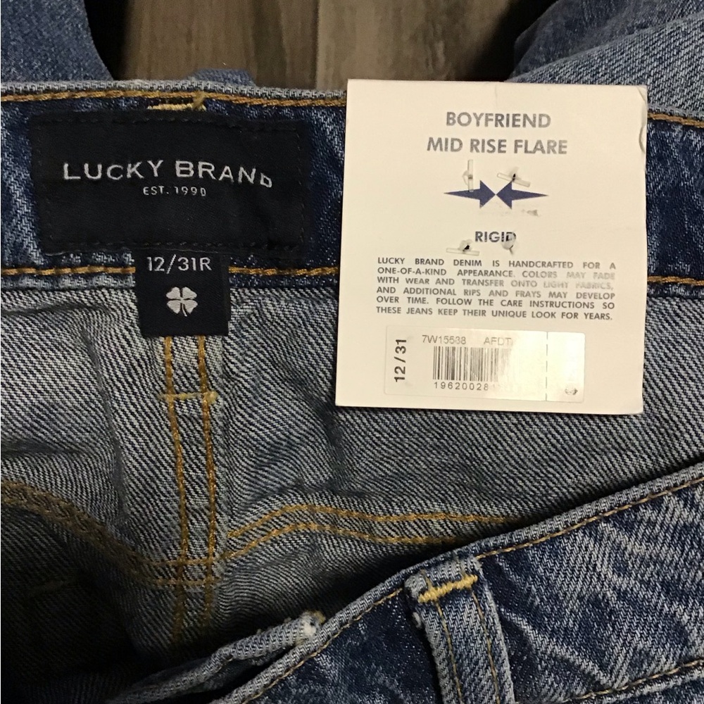 NWT! Lucky Brand Boyfriend Jeans in Classic Blue - Picture 7 of 10